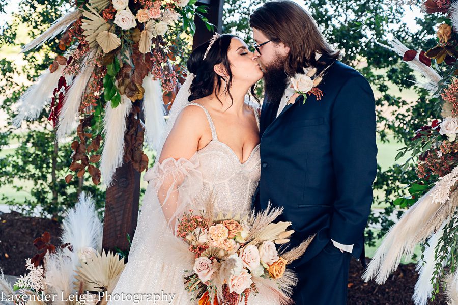 <alt>The Club at Blackthorne Wedding by Lavender Leigh Photography</alt>