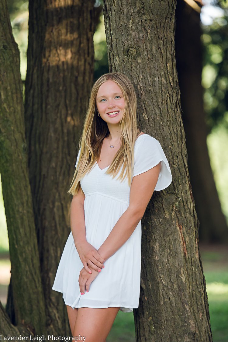 <alt>Pittsburgh Pennsylvania high school senior photos at Hartwood Acres</alt>