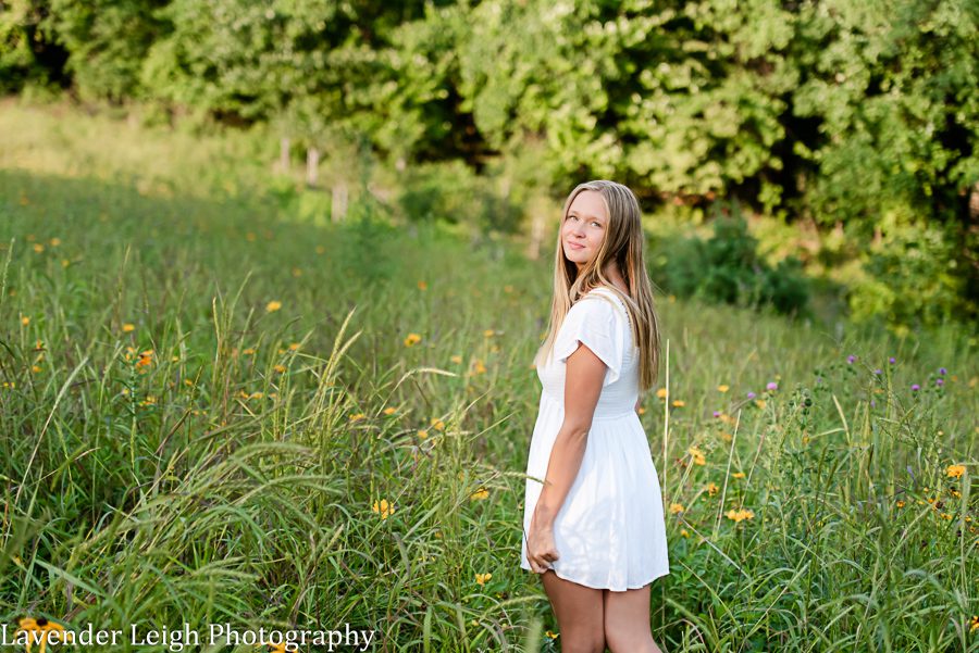 <alt>Pittsburgh Pennsylvania high school senior photos at Hartwood Acres</alt>
