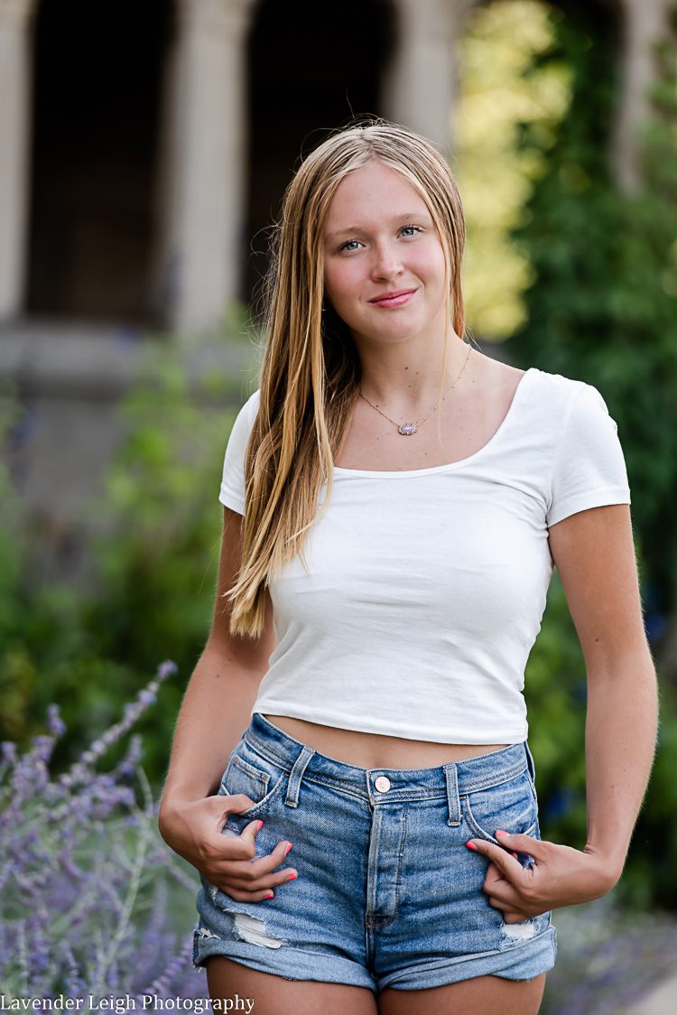 <alt>Pittsburgh Pennsylvania high school senior photos at Hartwood Acres</alt>