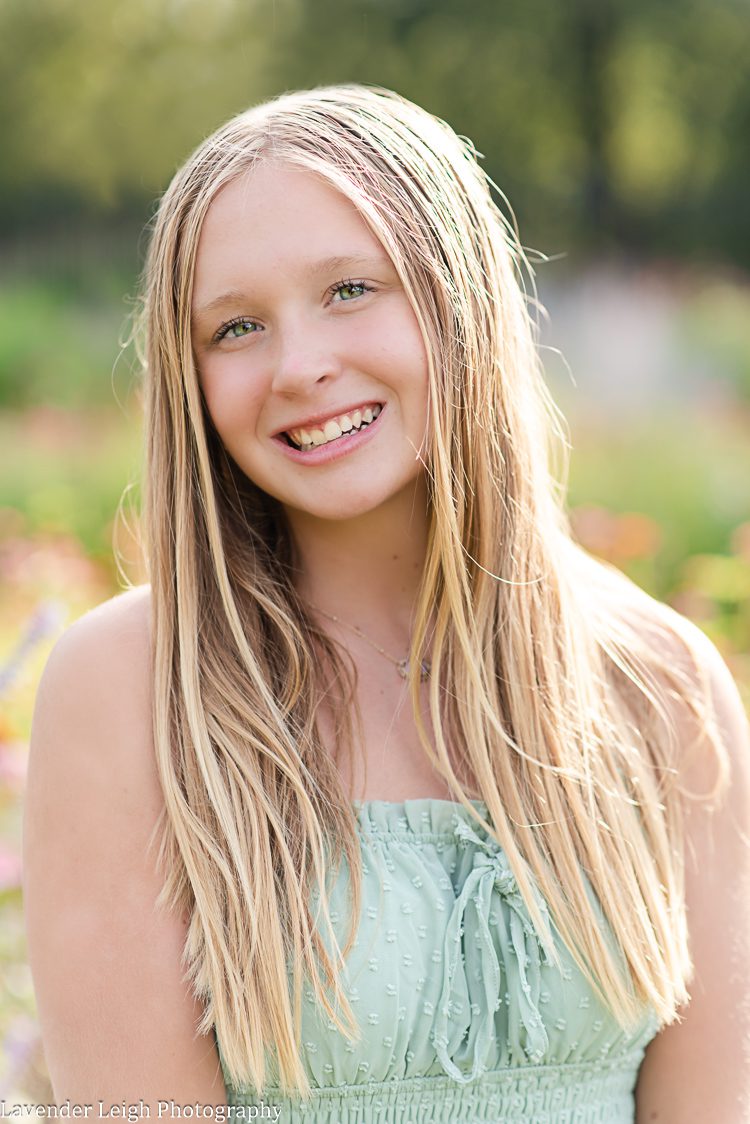 <alt>Pittsburgh Pennsylvania high school senior photos at Hartwood Acres</alt>