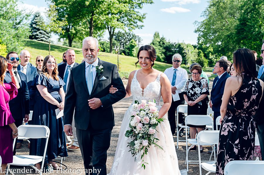 <alt>A wedding in Gibsonia Pennsylvania at Greystone Fields</alt>
