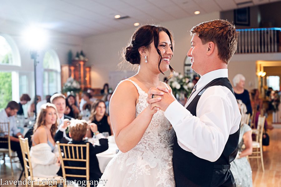 <alt>A summer wedding at Greystone Fields in Gibsonia, PA</alt>