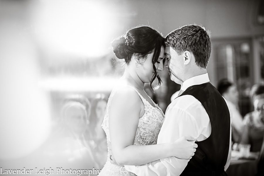 <alt>A summer wedding at Greystone Fields in Gibsonia, PA</alt>