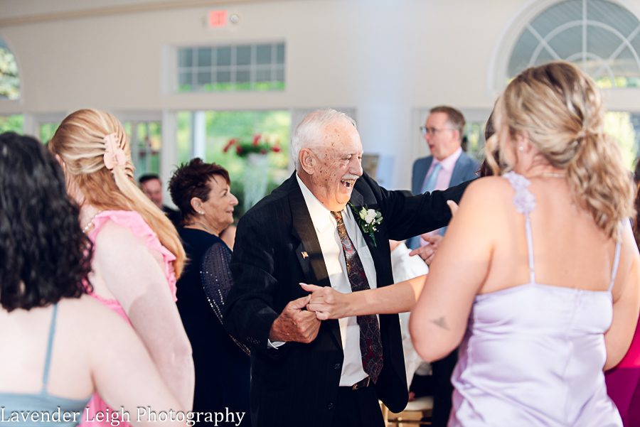 <alt>A summer wedding at Greystone Fields in Gibsonia, PA</alt>