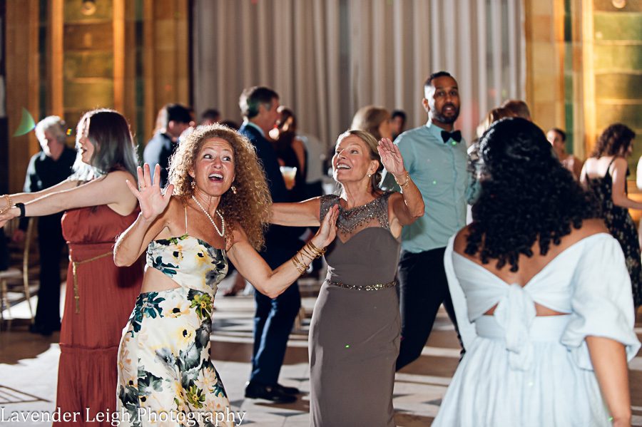 <alt>An elegant wedding at The Pennsylvanian in the city of Pittsburgh, Pennsylvania</alt>