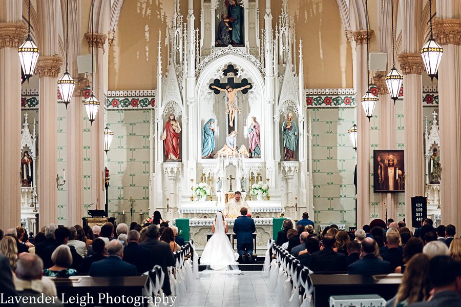 <alt>An elegant wedding at The Pennsylvanian in the city of Pittsburgh, Pennsylvania</alt>