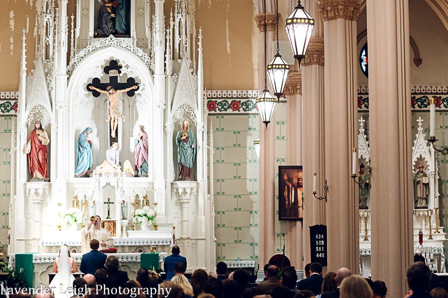 <alt>An elegant wedding at The Pennsylvanian in the city of Pittsburgh, Pennsylvania</alt>