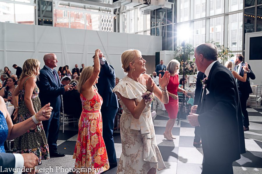 <alt>PPG Wintergarden Wedding Pittsburgh, Pennsylvania</alt>