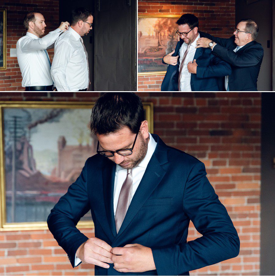 <alt>A wedding ceremony in the library of the Heinz History Center in Pittsburgh, Pennsylvania</alt>